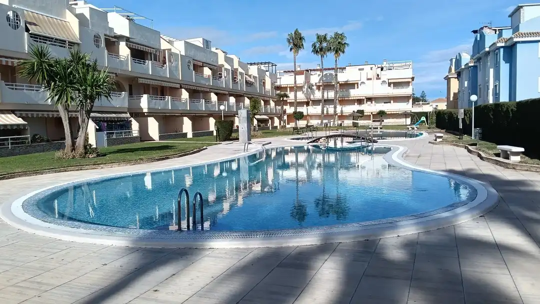 Piscina de Apartamento en venta en Xeraco con Terraza, Trastero y Amueblado