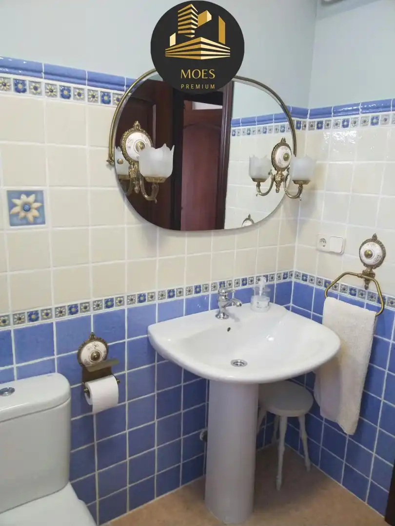 Bathroom of Flat for sale in Villacarrillo  with Air Conditioner, Heating and Balcony