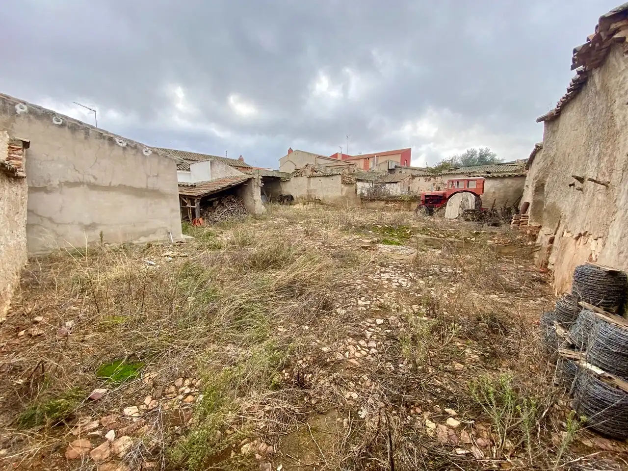 Casa o chalet en venta en Ballesteros de Calatrava con Jardín privado, Terraza y Amueblado