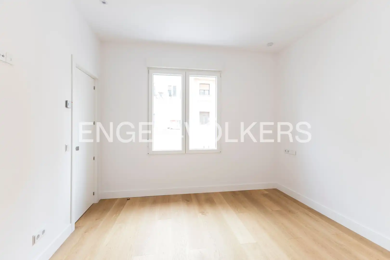 Schlafzimmer von Wohnung zum Verkauf in Madrid mit Klimaanlage und Heizung