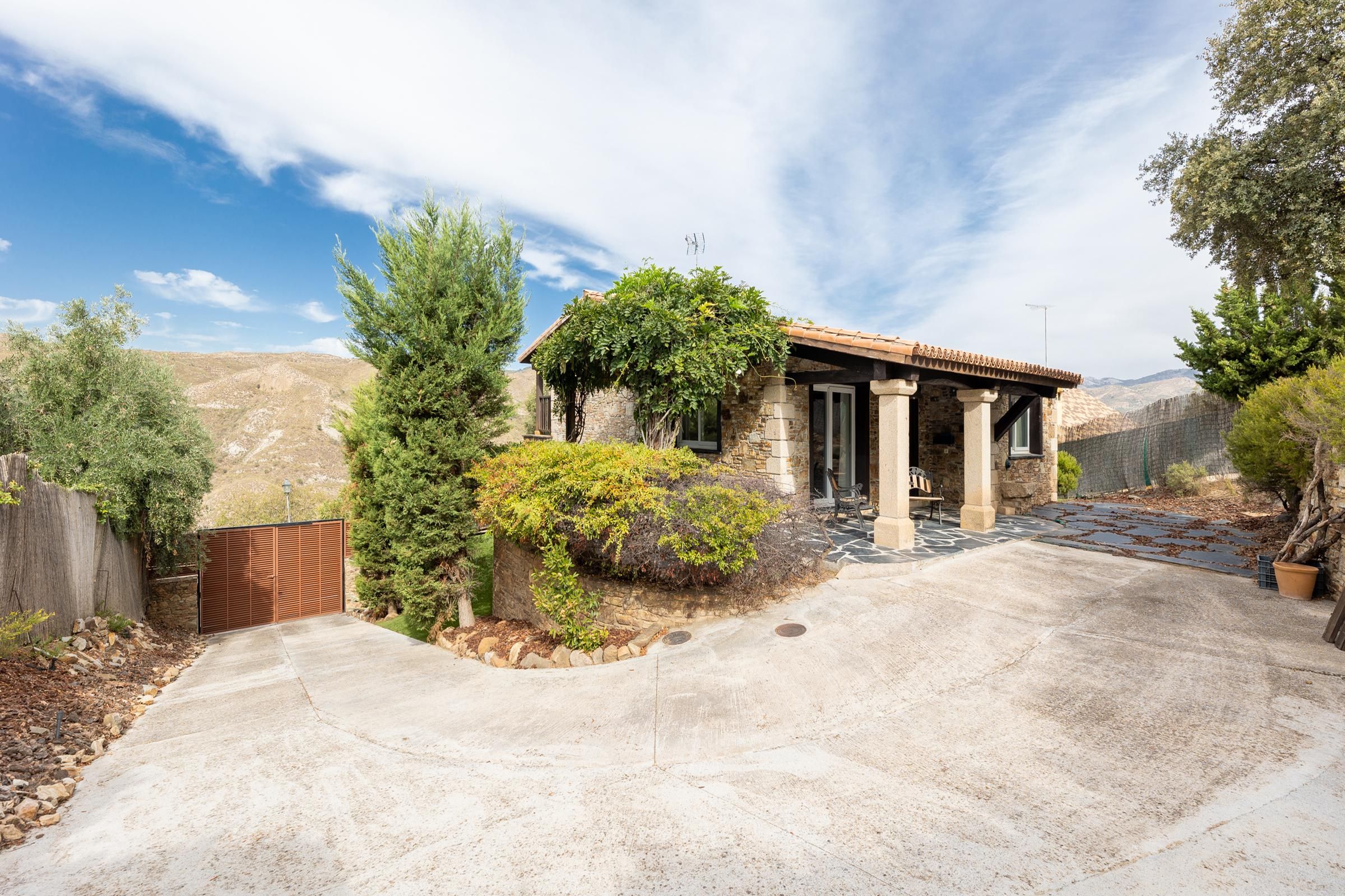 Exterior view of House or chalet for sale in Dúdar  with Private garden and Terrace