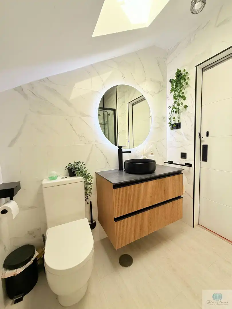 Bathroom of Attic for sale in Fuengirola  with Air Conditioner, Terrace and Community pool