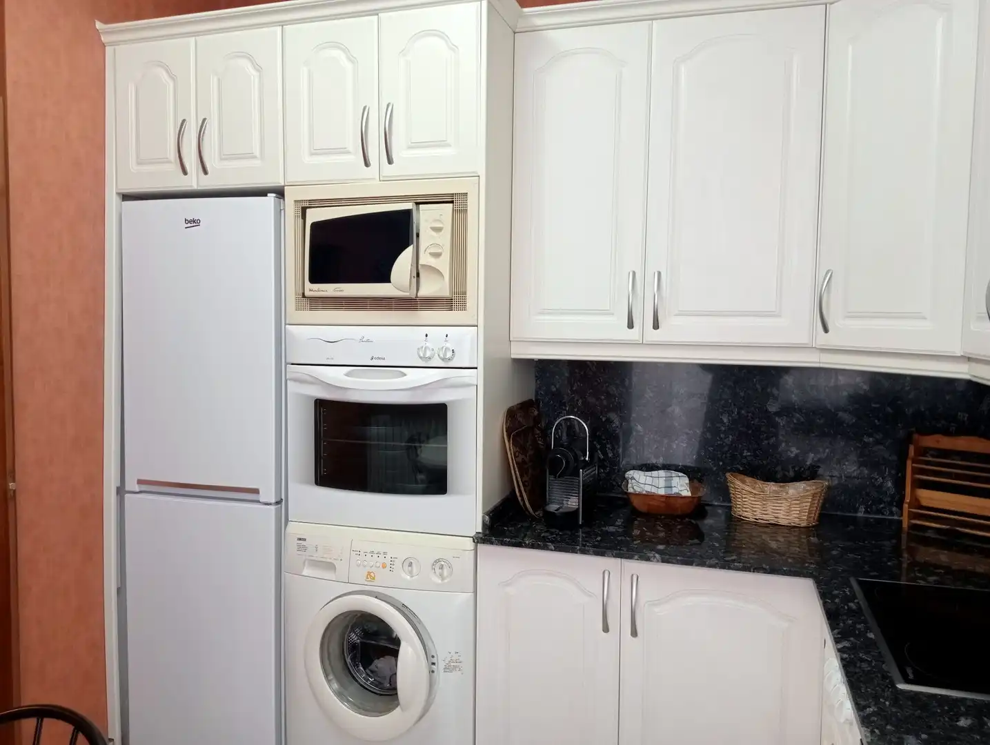 Küche von Wohnung zum Verkauf in  Logroño mit Klimaanlage, Heizung und Terrasse