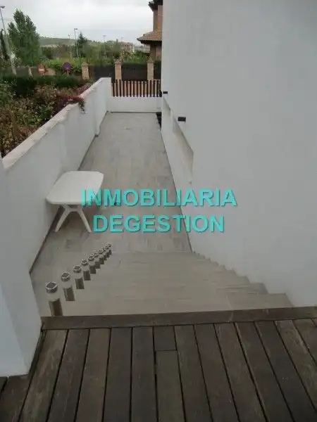 Casa o chalet en venta en Linares con Aire acondicionado, Calefacción y Jardín privado