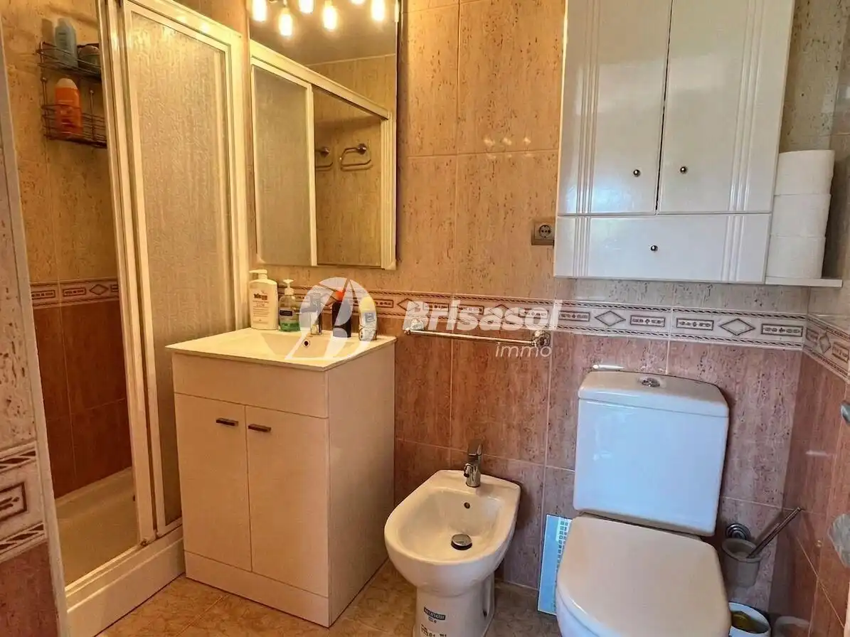 Baño de Apartamento en venta en Salou con Aire acondicionado, Terraza y Balcón