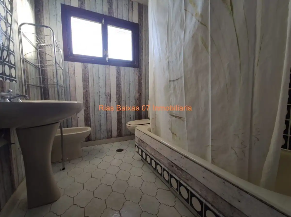 Baño de Casa o chalet en venta en Vigo  con Calefacción, Jardín privado y Parquet