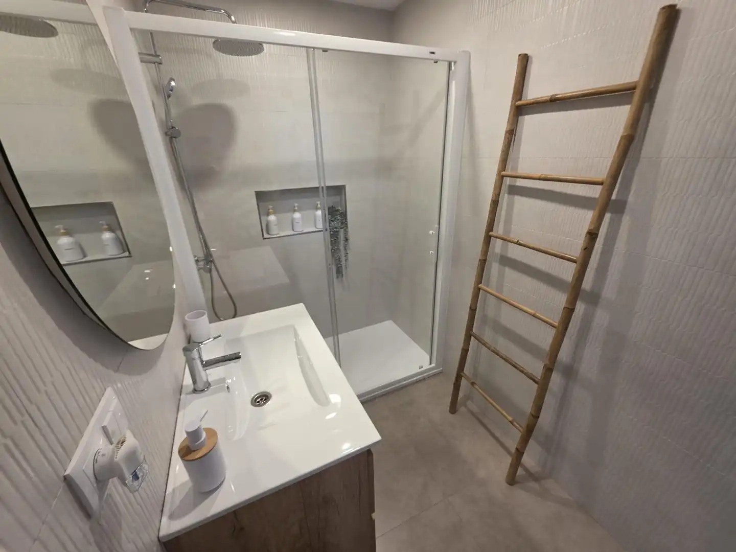 Bathroom of Apartments for rent in Punta Umbría