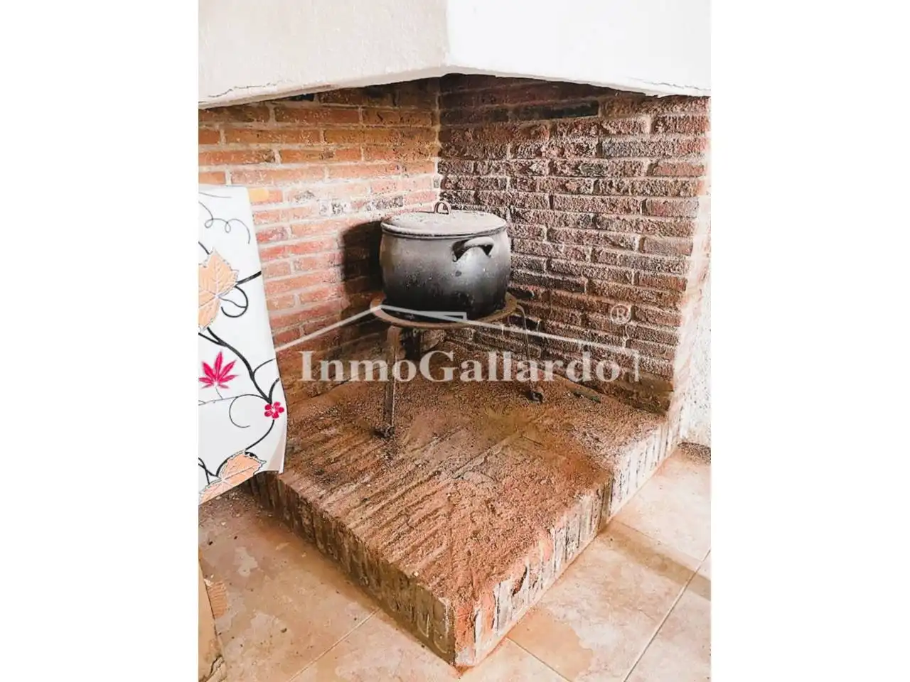 Houses for sale in Comares  with Private garden