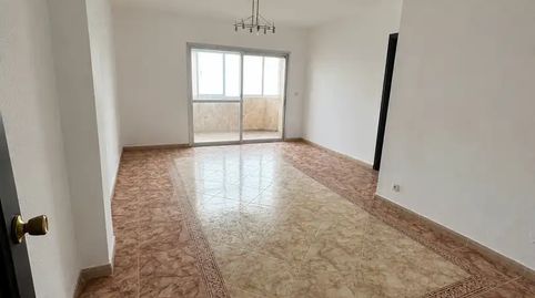 Foto 3 de Piso en venta en Avenida Madre Paula Montalt, S/n, Centro, Montequinto