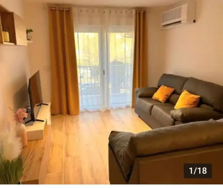 Sala de estar de Piso de alquiler en Granada con Aire acondicionado, Calefacción y Jardín privado