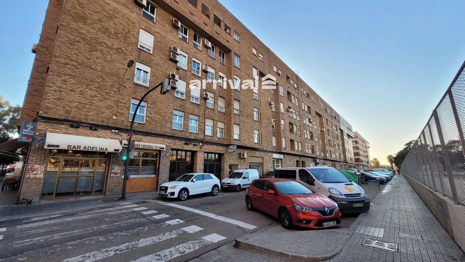 Vista exterior de Garatge en venda en Valencia