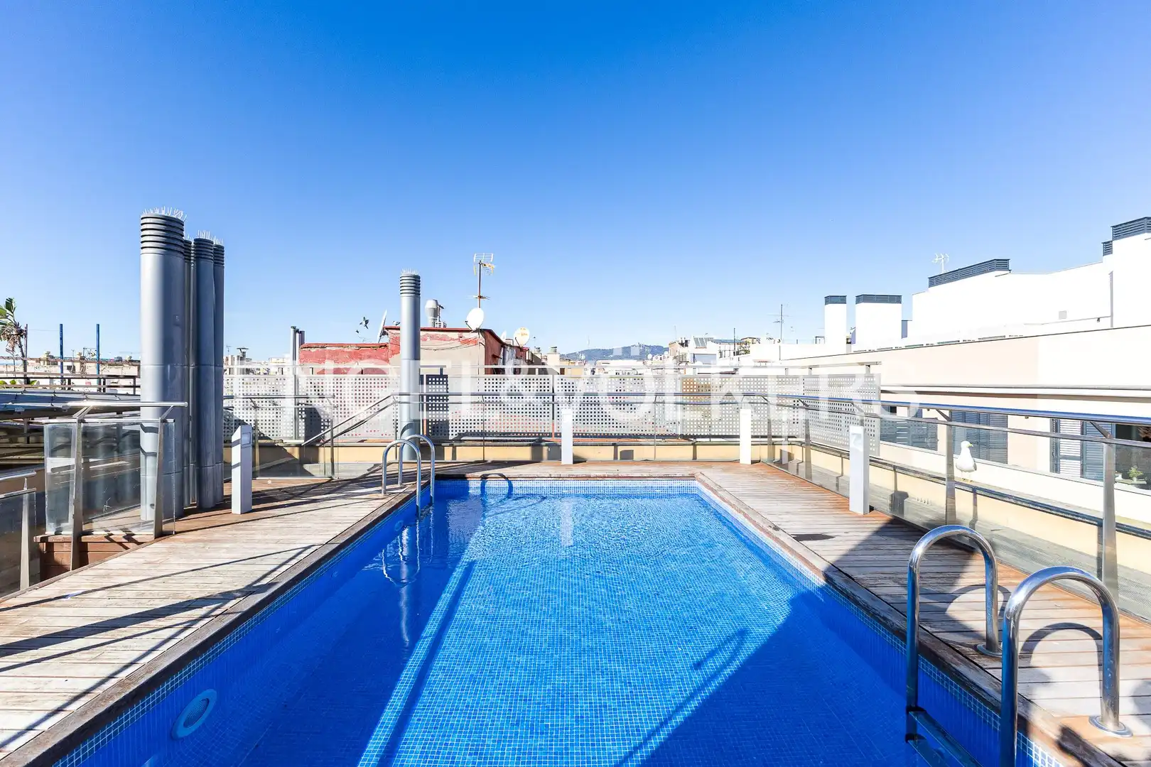 Piscina de Piso en venta en Barcelona con Aire acondicionado, Calefacción y Parquet