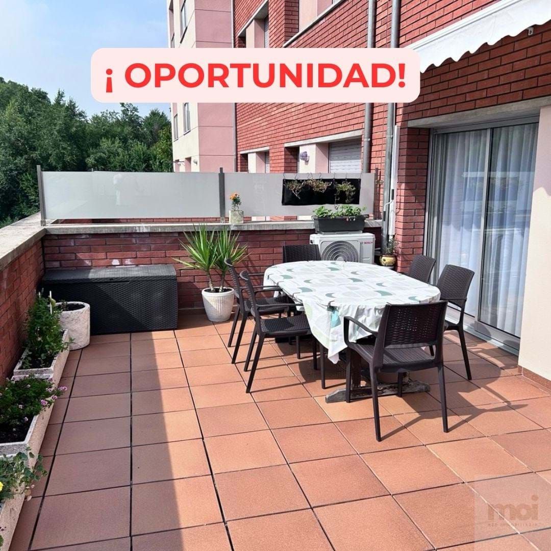Terrassa de Pis en venda en Olot amb Aire condicionat, Calefacció i Terrassa