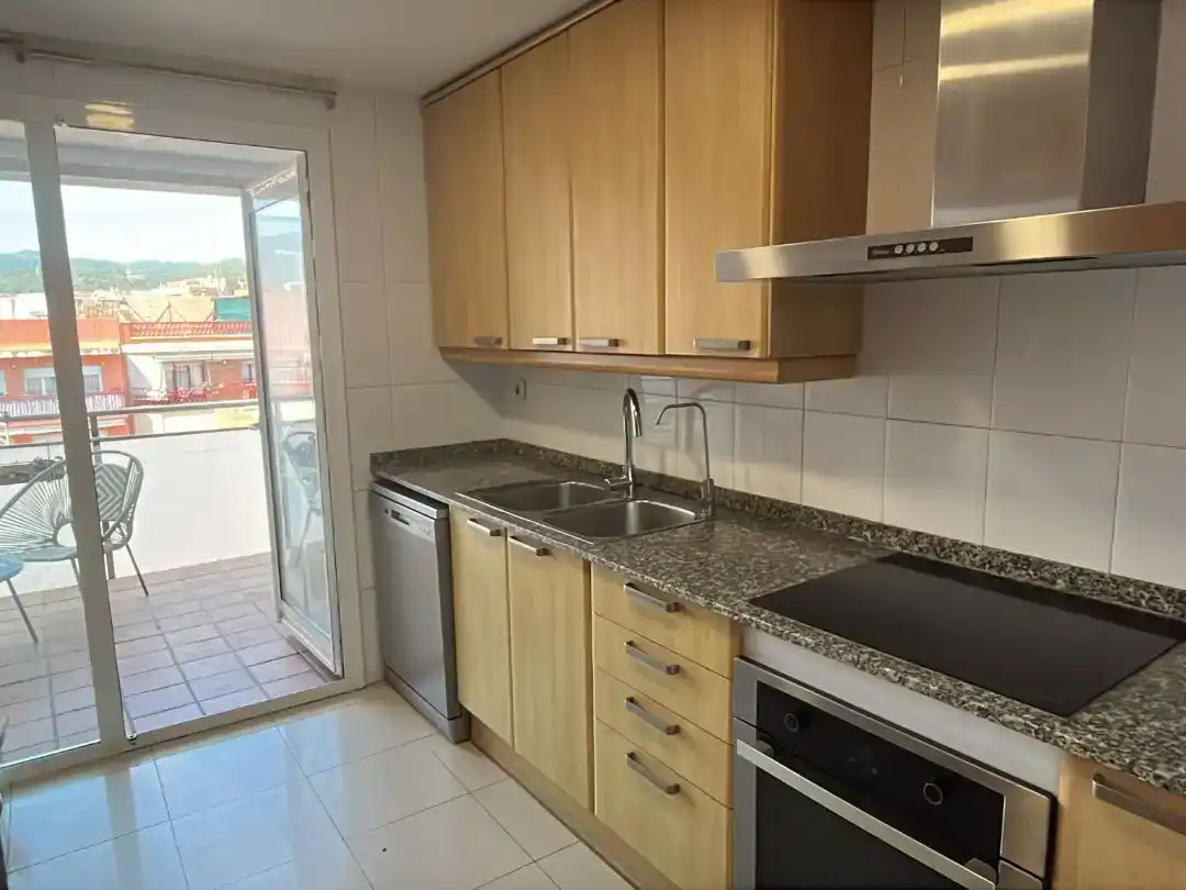Cuina de Dúplex en venda en Gavà amb Aire condicionat i Balcó