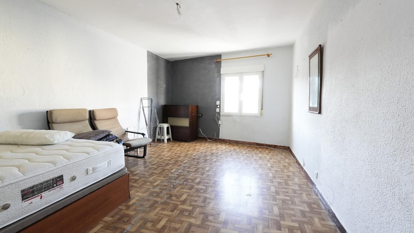 Bedroom of Flat for sale in  Madrid Capital