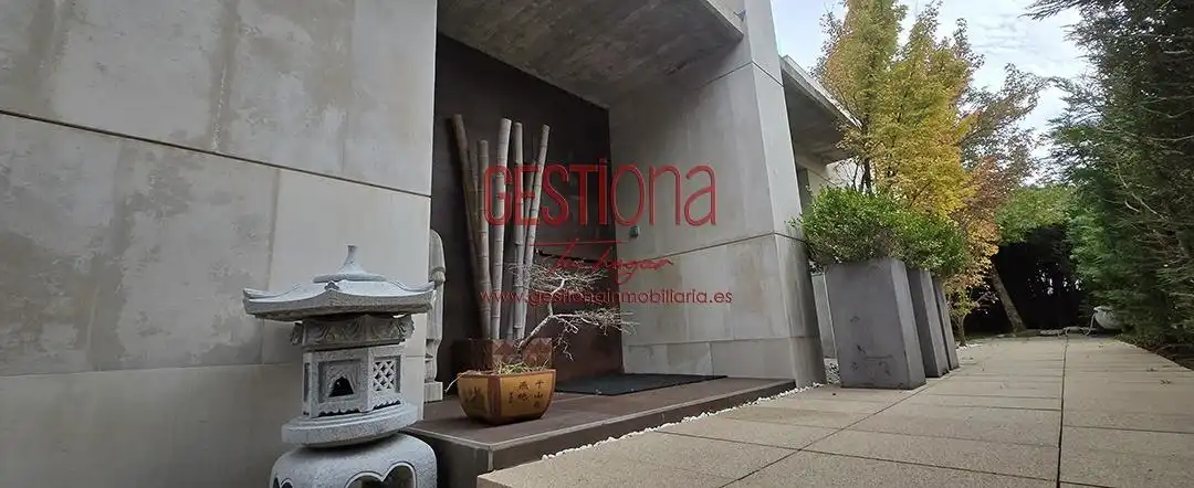 Houses for sale in Santa Cruz de Bezana  with Private garden, Terrace and Furnished