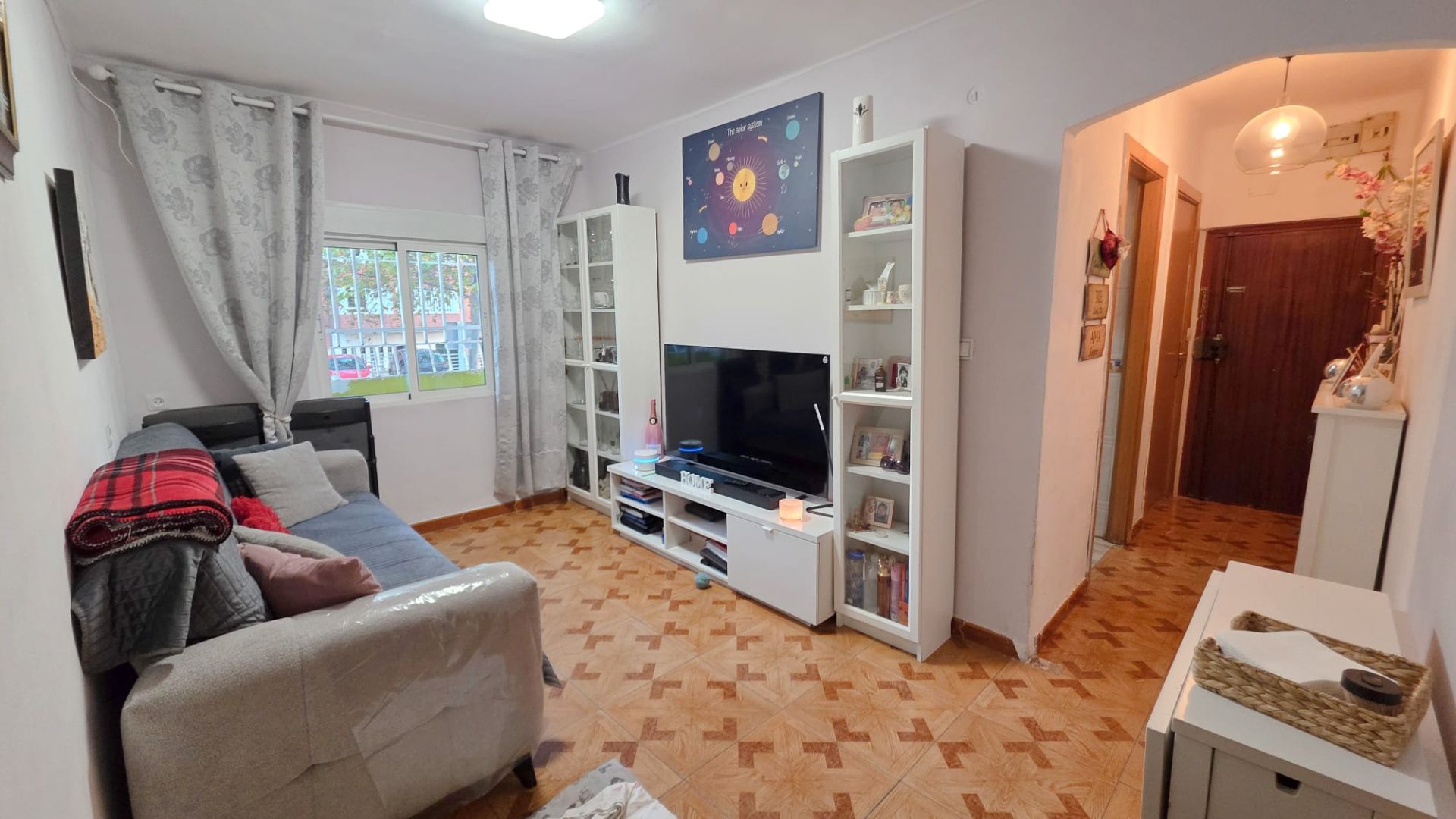 Sala d'estar de Pis en venda en  Madrid Capital amb Forn