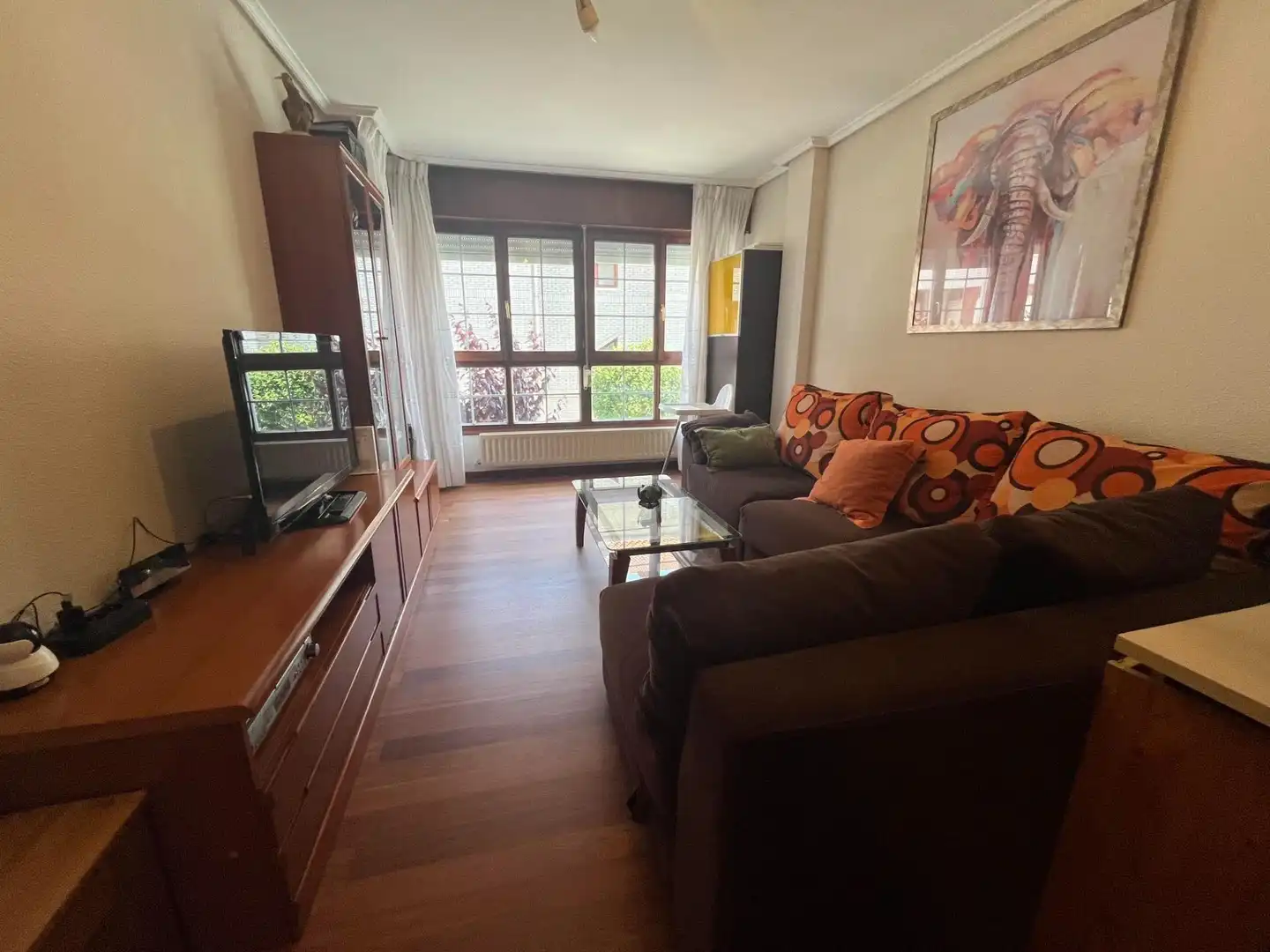 Sala d'estar de Pis en venda en Colindres amb Calefacció, Terrassa i Moblat