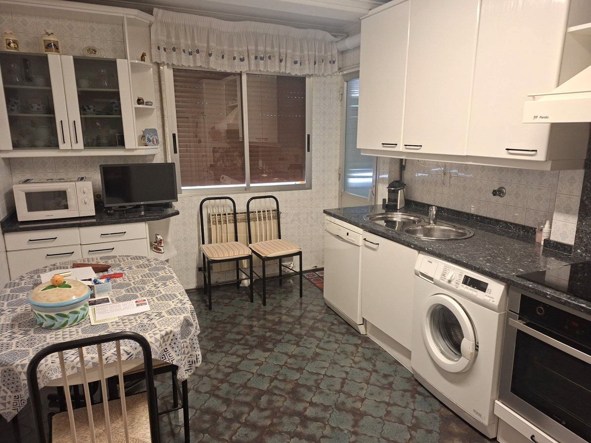 Cuina de Pis en venda en Vitoria - Gasteiz amb Calefacció, Parquet i Terrassa