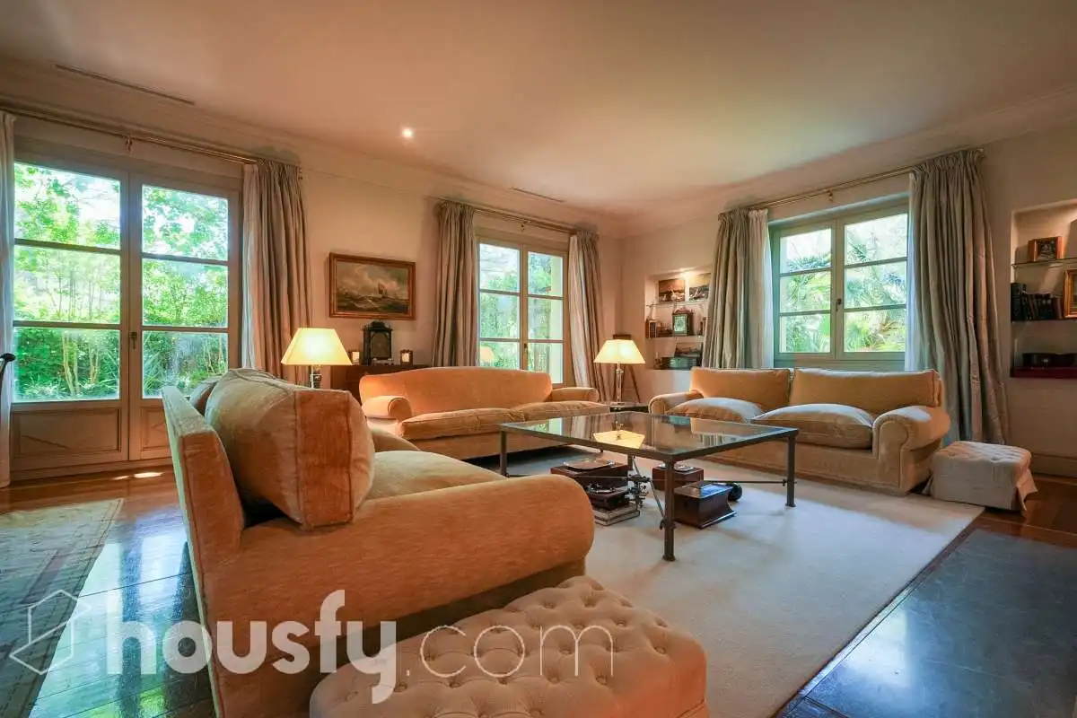 Living room of Houses for sale in Pozuelo de Alarcón  with Air Conditioner, Heating and Private garden
