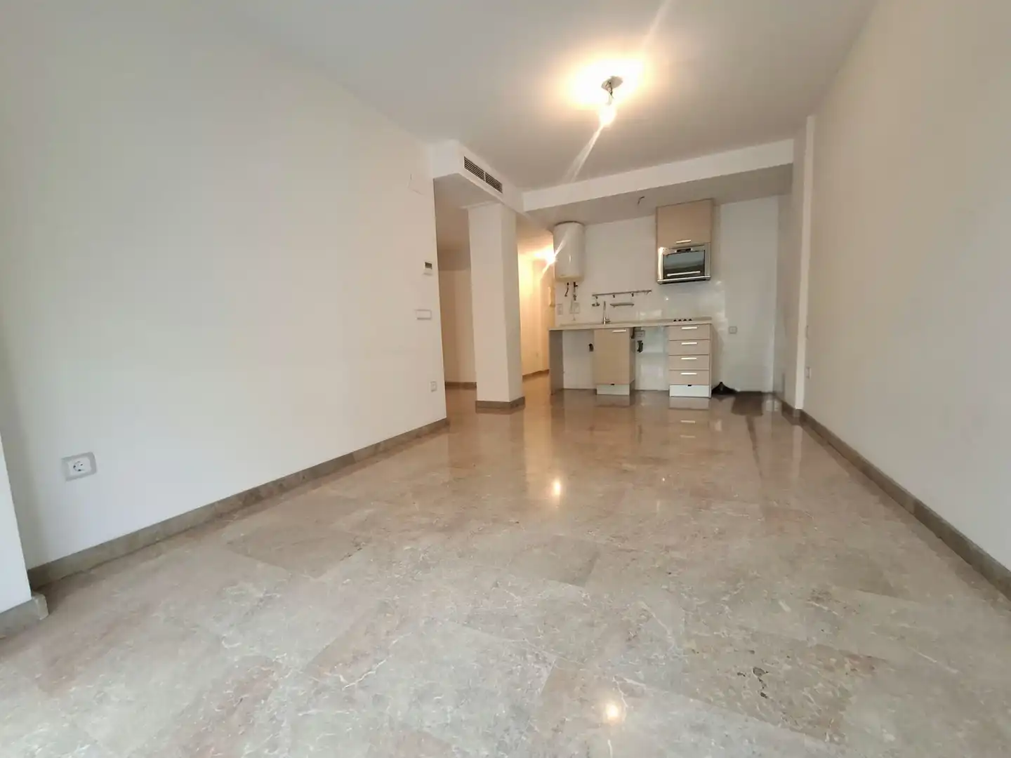 Kitchen of Flat for sale in Valencia  with Air Conditioner and Oven
