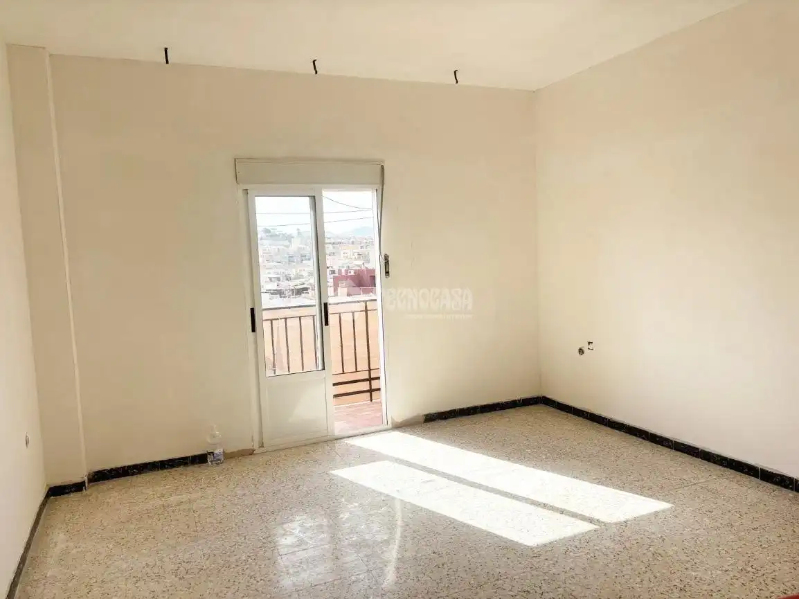 Habitación de Piso en venta en Motril con Balcón