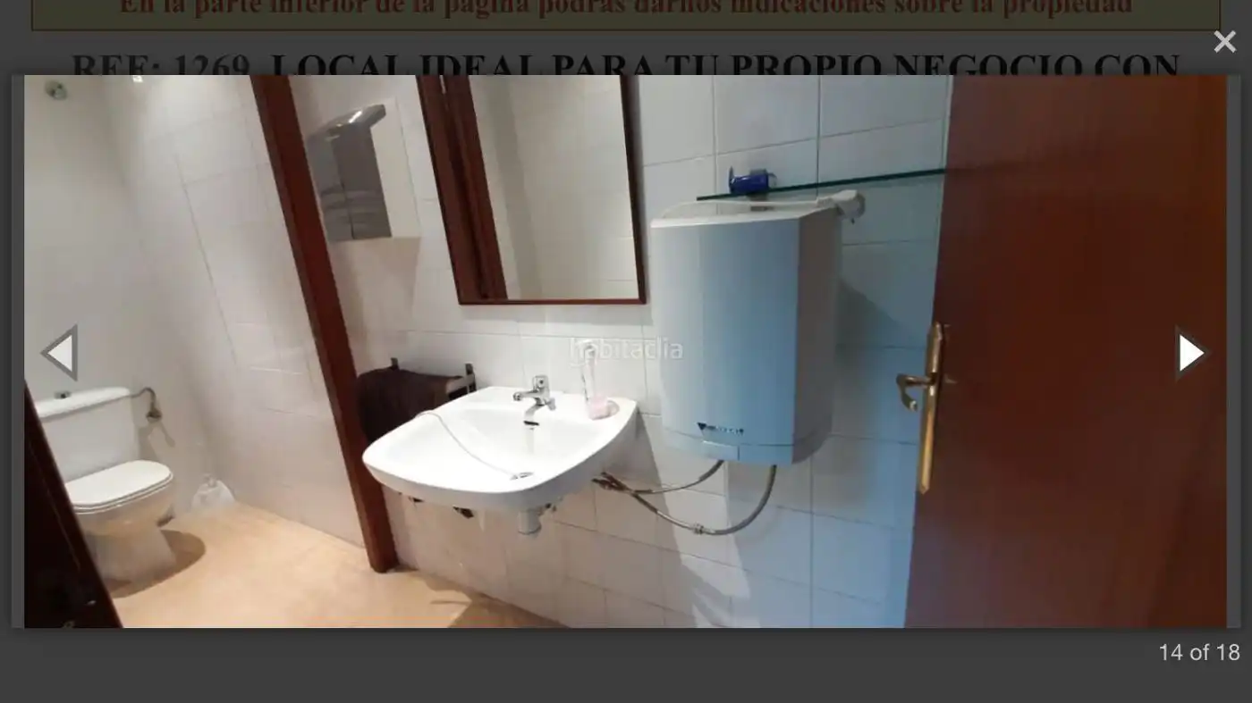 Badezimmer von Büro zum Verkauf in Sabadell mit Klimaanlage und Möbliert