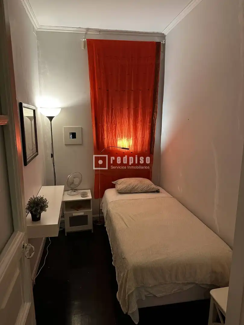 Habitación de Apartamento de alquiler en Madrid con Aire acondicionado, Calefacción y Amueblado