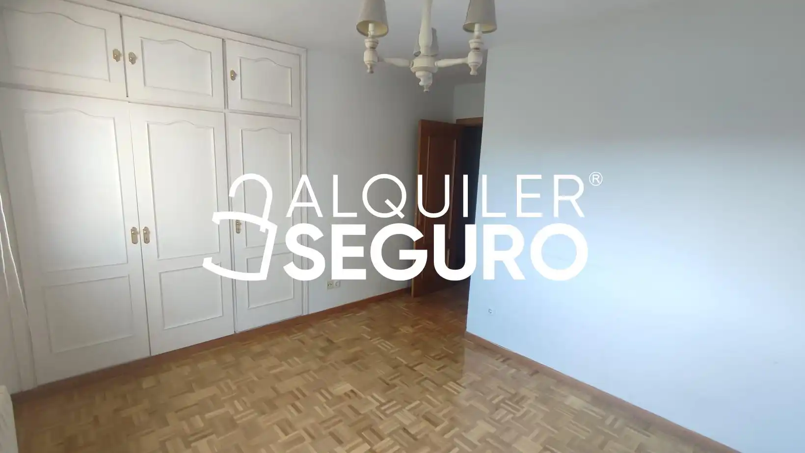 Bedroom of Flat for rent in Tres Cantos  with Heating