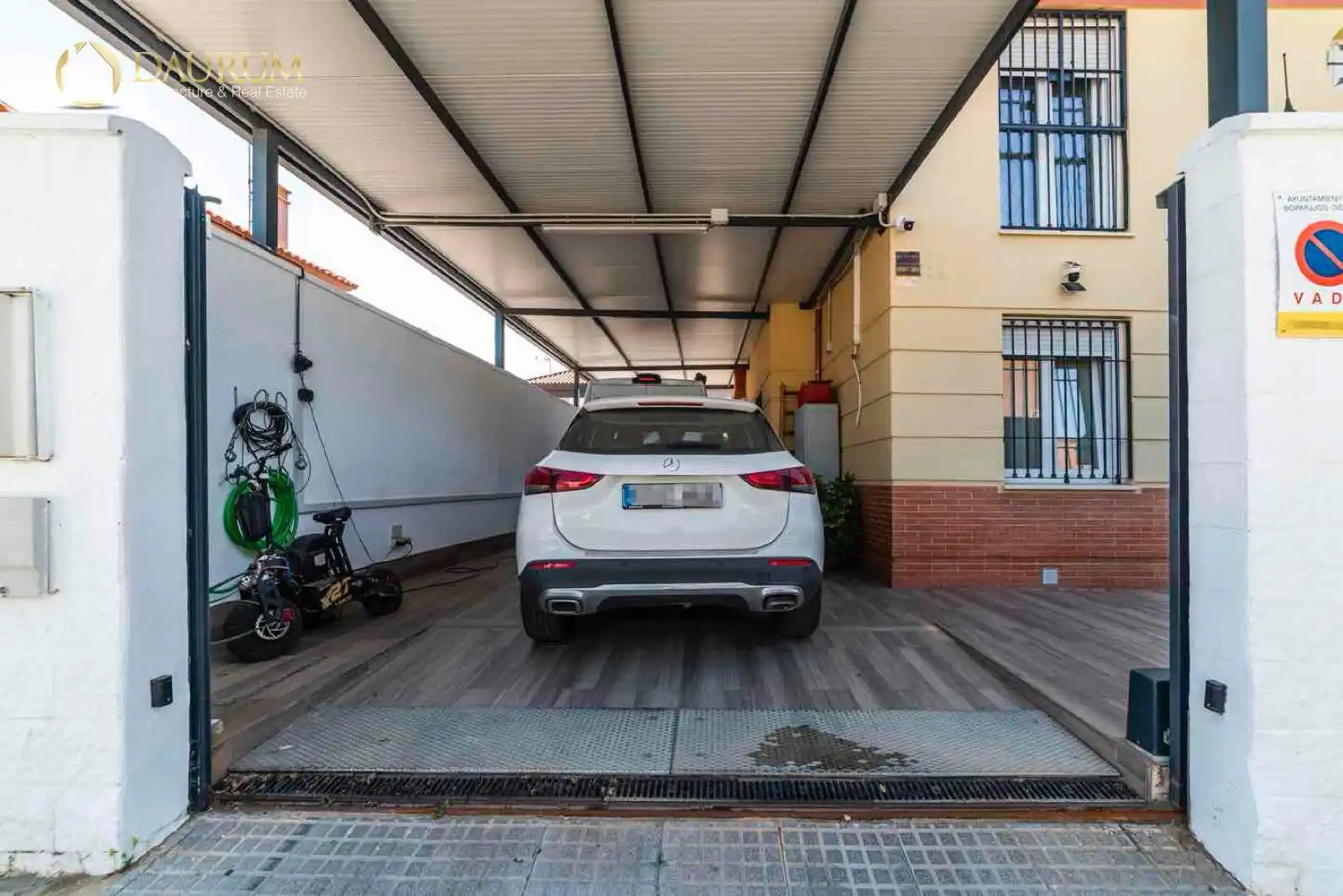 Parking de Casa adosada en venta en Bormujos con Aire acondicionado, Calefacción y Terraza