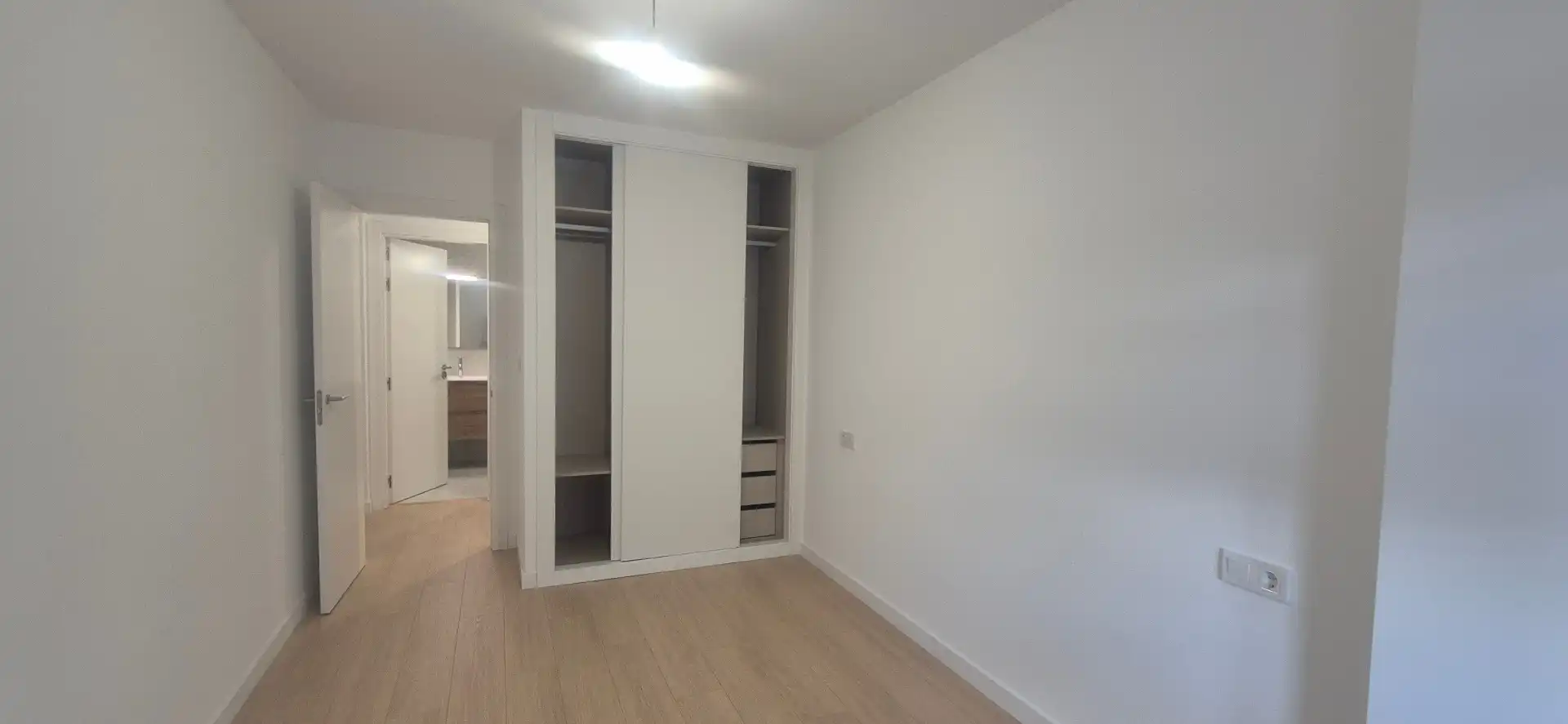 Dormitori de Apartament en venda en Moaña amb Calefacció, Jardí privat i Parquet