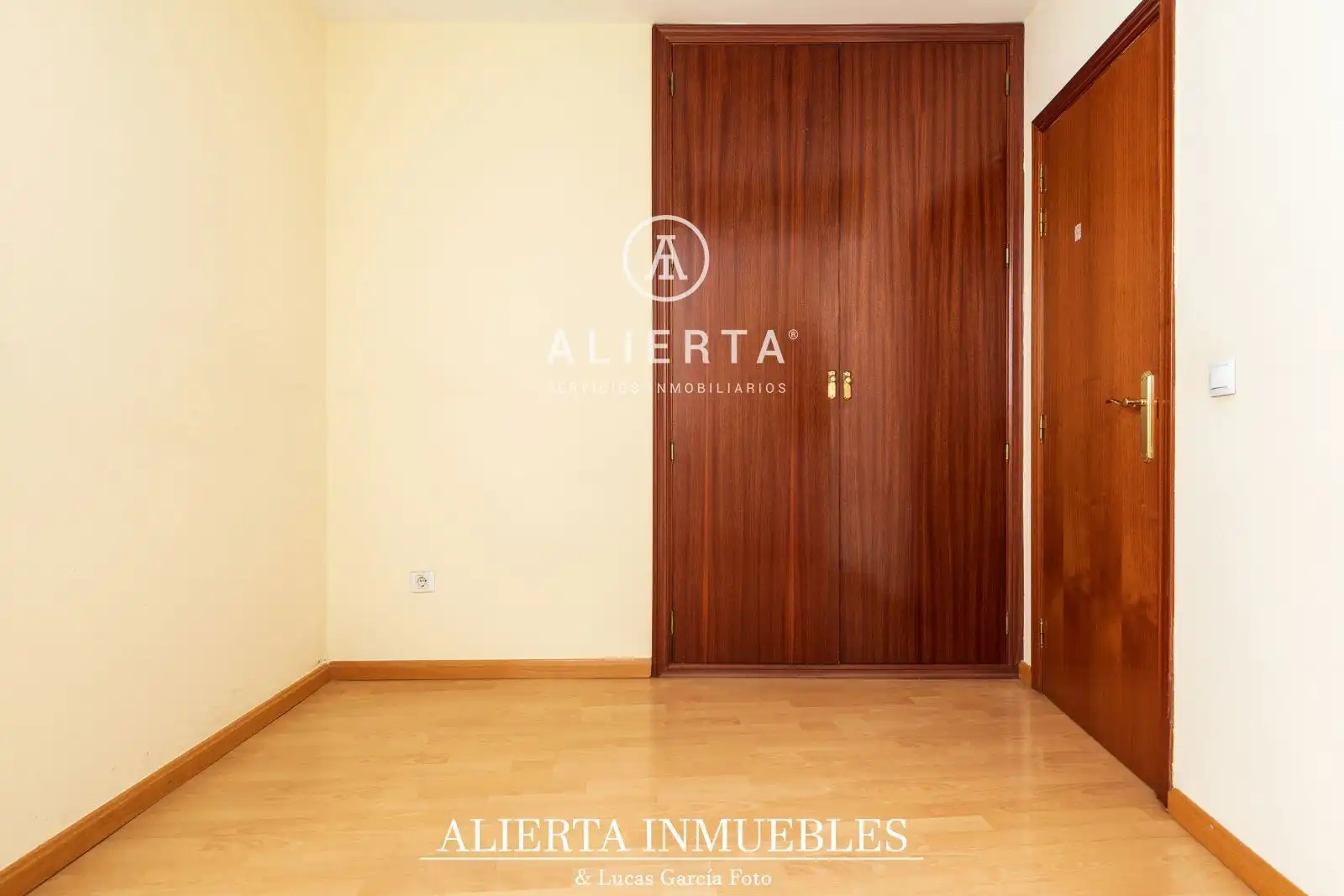 Bedroom of Flat for sale in Zaragoza  with Heating