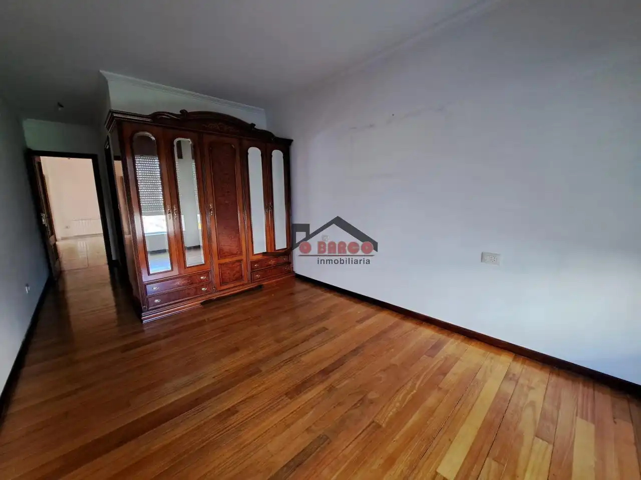 Habitación de Piso en venta en O Barco de Valdeorras   con Calefacción, Trastero y Balcón