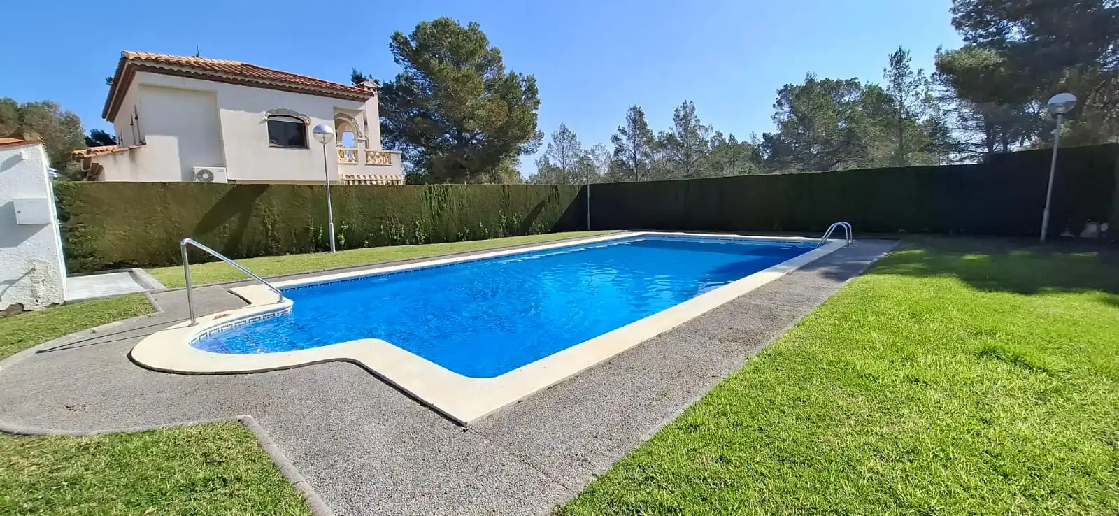 Piscina de Casa adosada en venta en Mont-roig del Camp con Calefacción, Jardín privado y Terraza