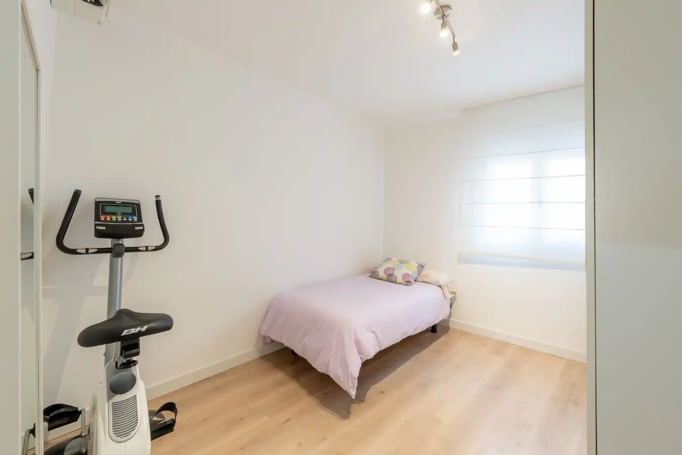 Schlafzimmer von Wohnung zum Verkauf in Barcelona mit Klimaanlage, Heizung und Möbliert