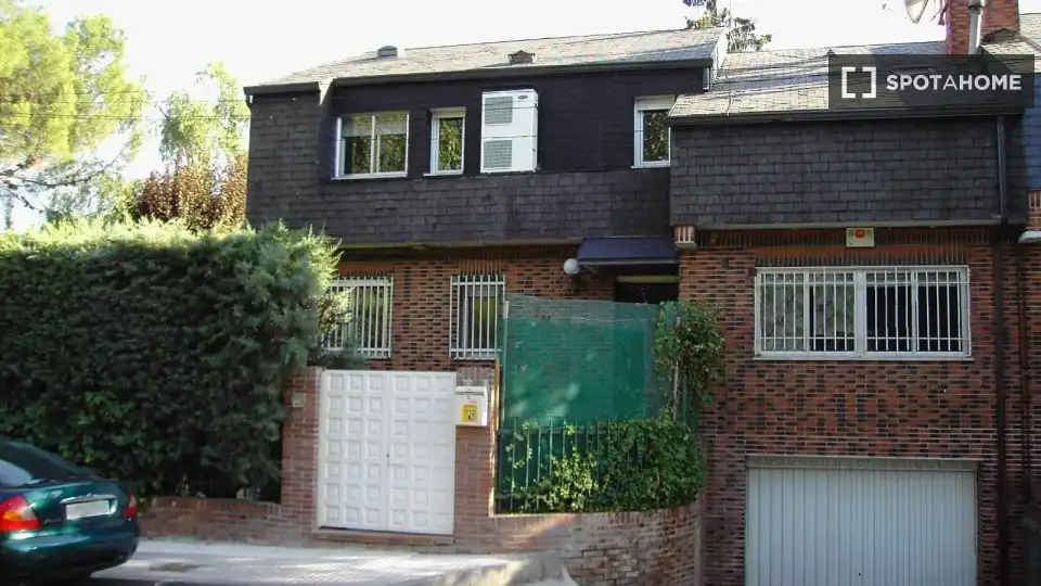 Exterior view of Flat for rent in Las Rozas de Madrid  with Air Conditioner, Heating and Furnished