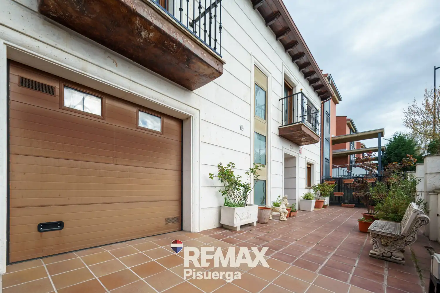Vista exterior de Casa o chalet en venta en Laguna de Duero con Aire acondicionado, Calefacción y Jardín privado
