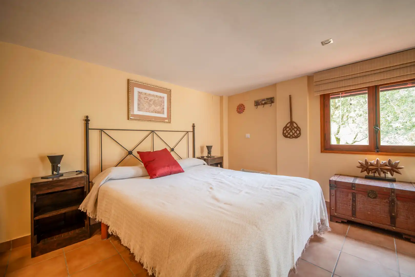 Schlafzimmer von Country house zum Verkauf in La Torre de Claramunt mit Privatgarten, Terrasse und Möbliert