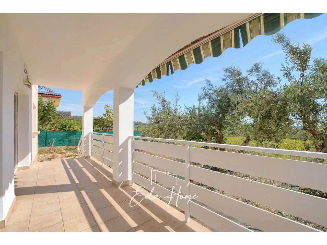 Terraza de Casa o chalet en venta en La Bisbal del Penedès con Aire acondicionado, Calefacción y Jardín privado