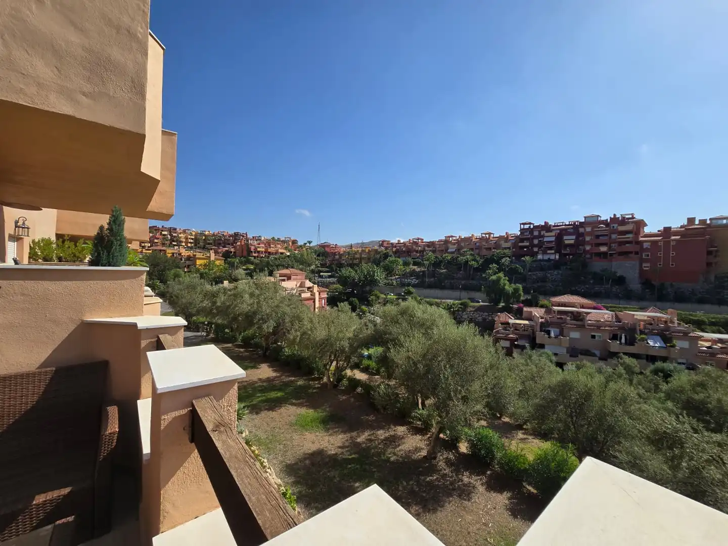 Vista exterior de Àtic en venda en Marbella amb Aire condicionat, Terrassa i Traster