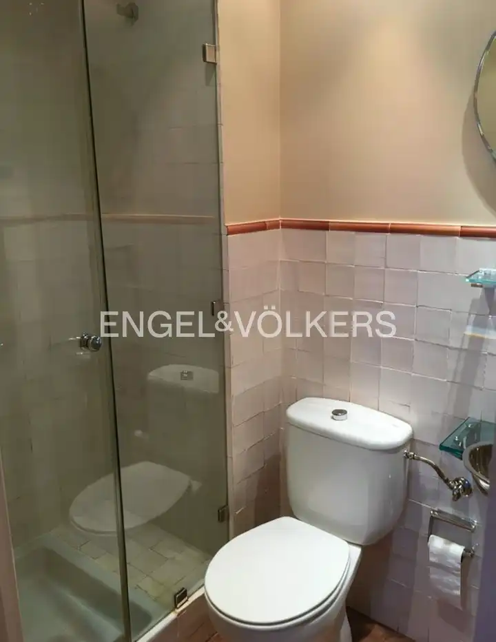 Badezimmer von Wohnung zur Miete in Madrid mit Klimaanlage, Heizung und Privatgarten