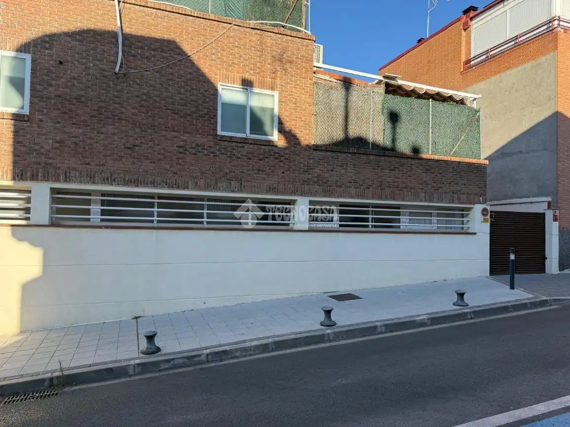 Vista exterior de Local en venta en Alcobendas con Aire acondicionado y Terraza