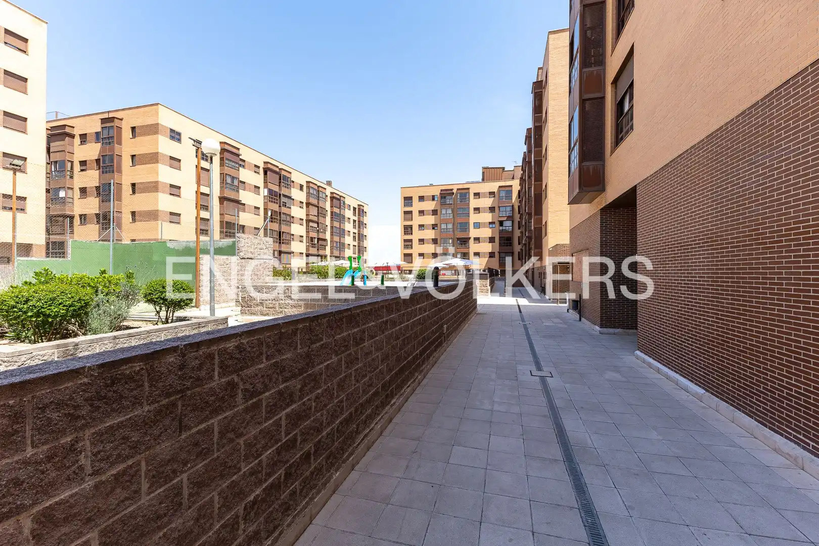 Vista exterior de Piso en venta en Madrid con Aire acondicionado, Calefacción y Piscina