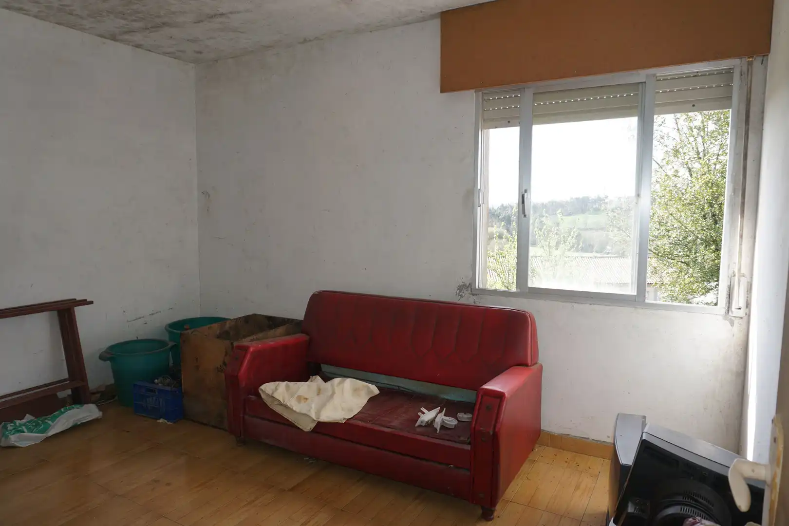 Sala d'estar de Casa o xalet en venda en Melide amb Jardí privat