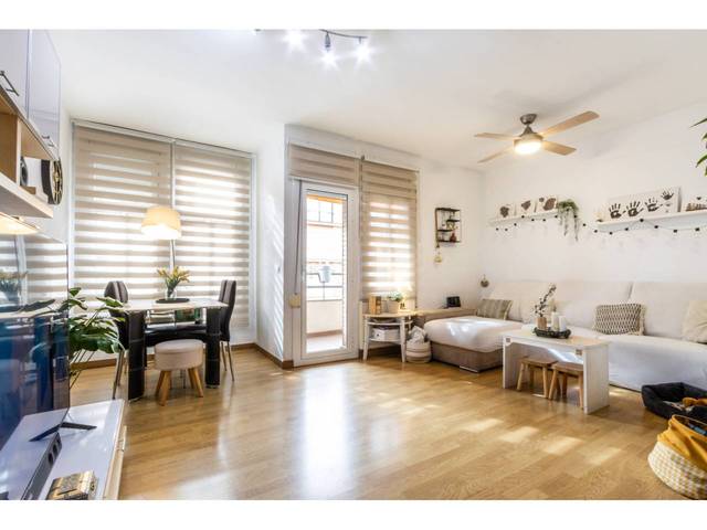 Piso en Venta en Avenida BARBERA en Eixample