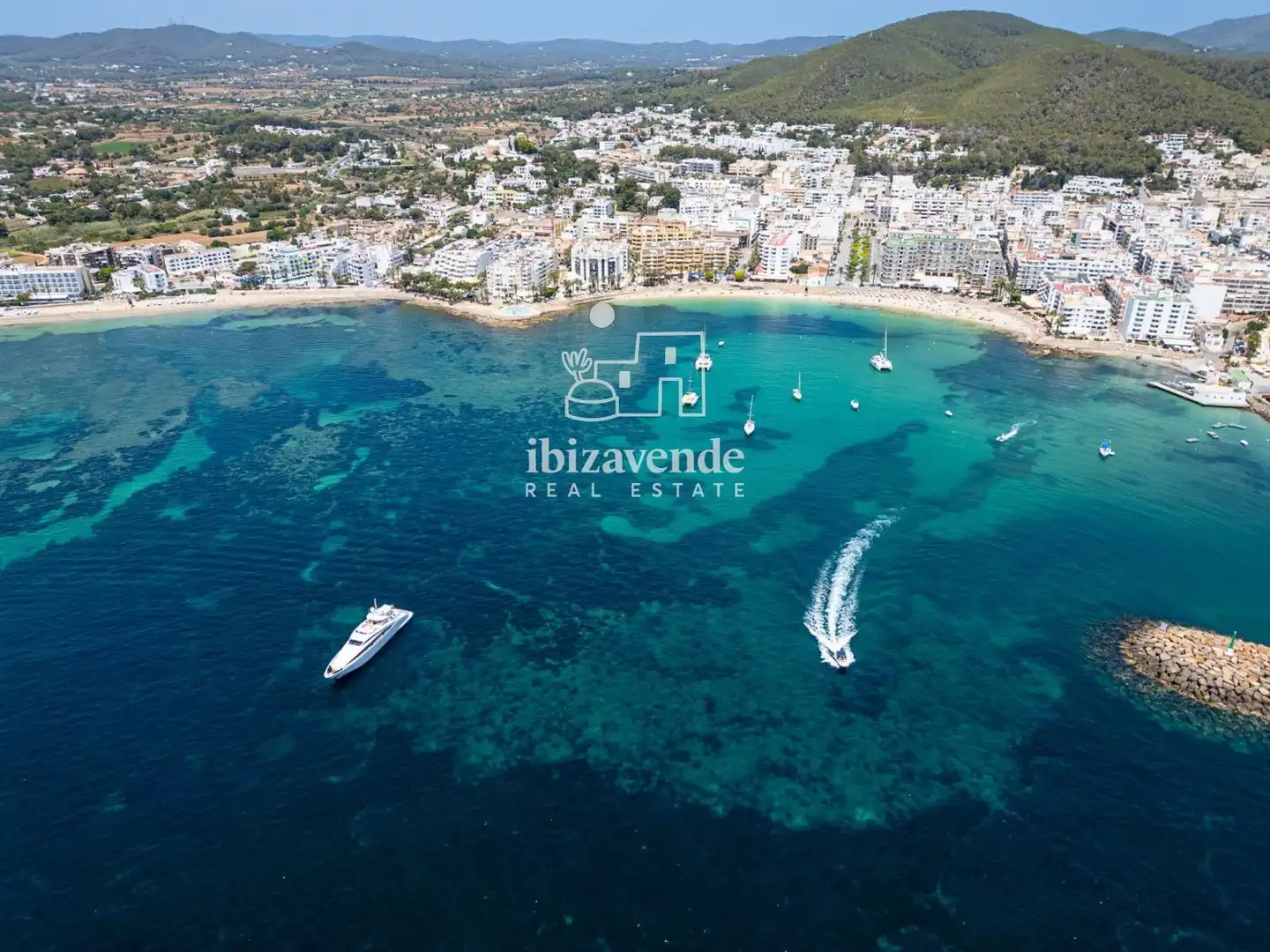Außenansicht von Wohnung zur Miete in Santa Eulària des Riu mit Klimaanlage, Terrasse und Möbliert