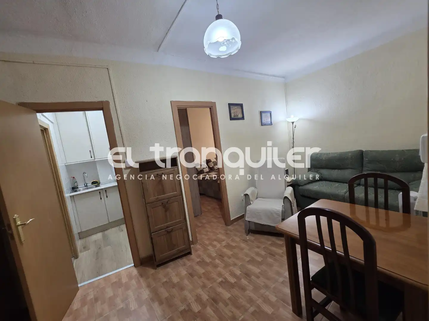 Sala d'estar de Pis de lloguer en Madrid amb Moblat i Rentadora