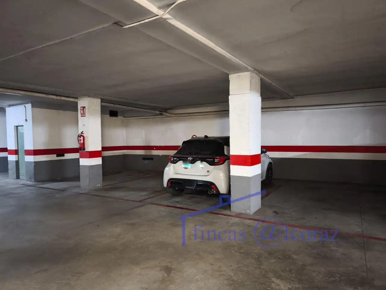 Parking de Piso en venta en Huesca con Calefacción y Trastero