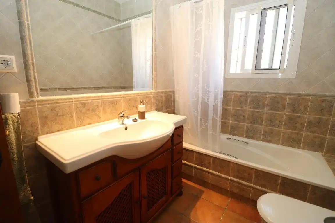 Bathroom of Houses for rent in Coín  with Private garden, Terrace and Swimming Pool