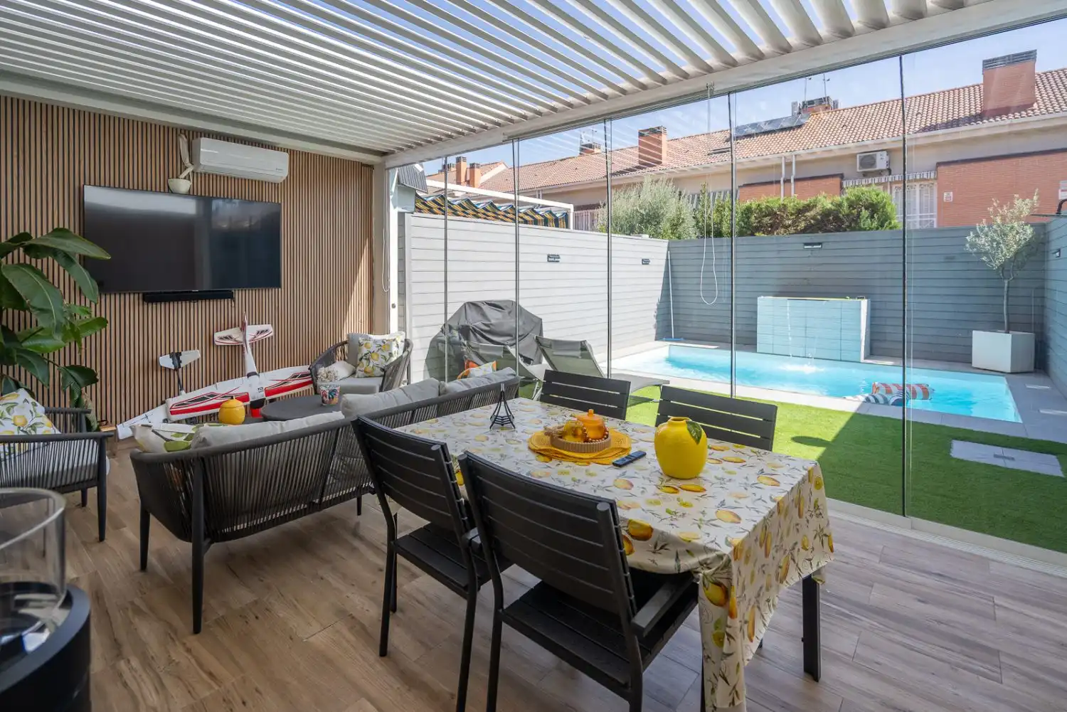 Terrace of Detached homes for sale in Laguna Park